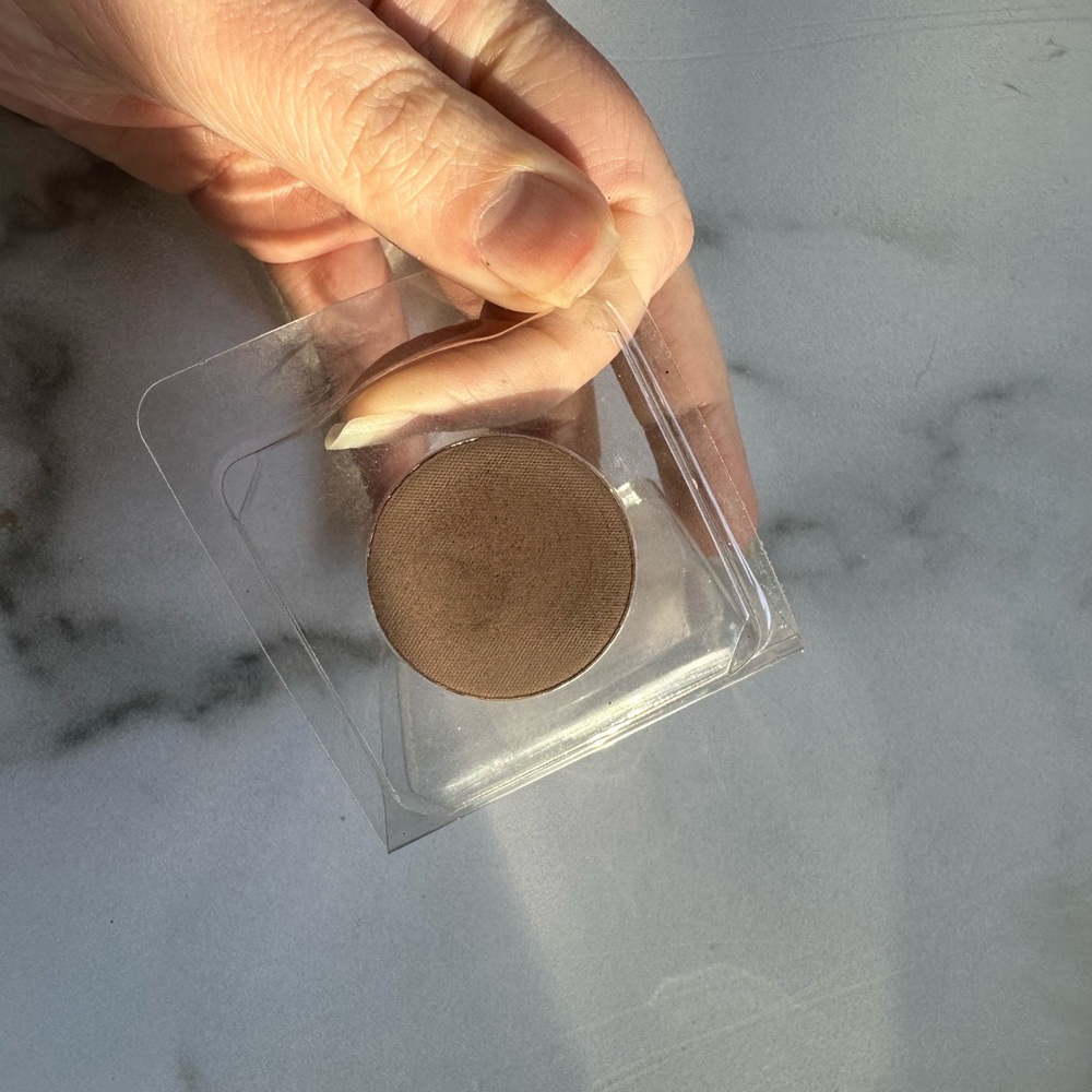 Younique Moodstruck pressed eyeshadow in Marvelous